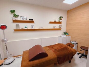 はりの門 神谷町 虎ノ門の写真/施術者は美容鍼灸院・整骨院などの豊富な勤務経験あり◎エビデンスに基づいた施術で結果へ繋げます！