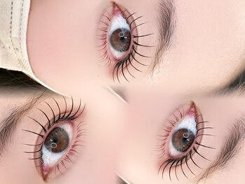 フィズ アイ ビューティ 豊川八幡店(fiz eye beauty)/マツエク｜フラットラッシュ