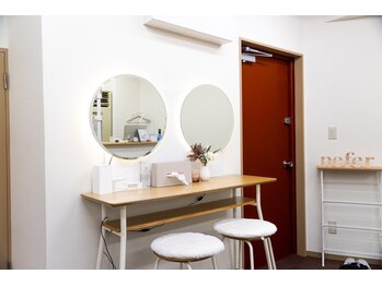 ネフェル(nefer)/入口付近