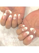 ネイルサロン グリッター(NAIL SALON glitter)/白フレンチネイル