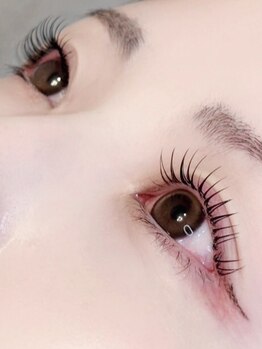 アイハーブ(Eye Herb)の写真/【&healthy】エクステをつけてからパーマをかける事で、まつ毛のインナーラインが綺麗に揃います♪