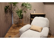 エルデドライ 心斎橋(ERDE ドライ)/癒しの店内でのドライヘッドスパ