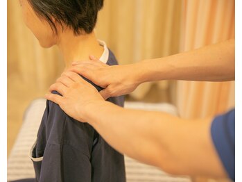 ゆるやか鍼灸接骨院/五十肩でお悩みの方へ