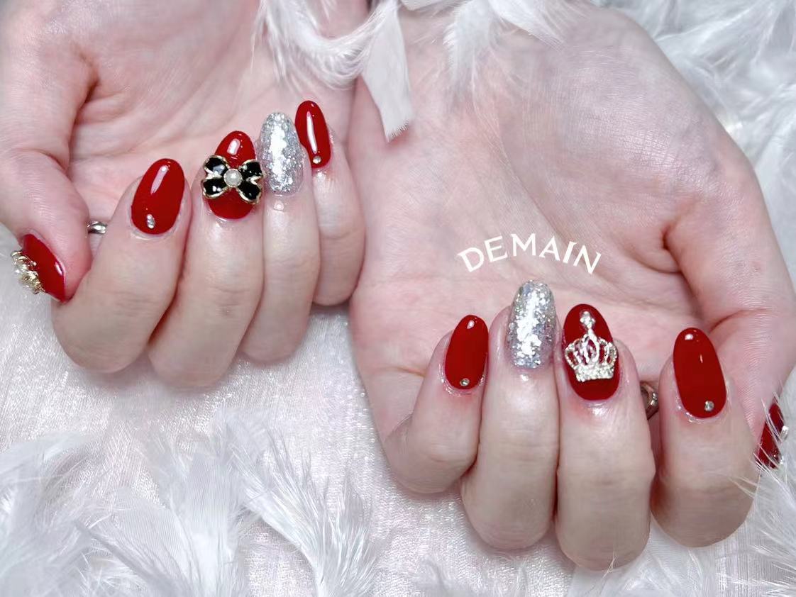 2026年冬トレンド】リボン ハンド クリスマスのネイルデザイン集｜人気