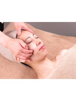 ホウレイ線・たるみ改善！予防ケア