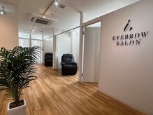 アイドット 北千住店(i.)の雰囲気（落ち着いた雰囲気の店内♪眉毛/アイブロウ/眉/まゆげ/間引き）