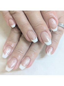 ガーベラ バイ ハノンネイル(Gerbera by hanonnail)/〈下地付きフレンチ〉マグ600円