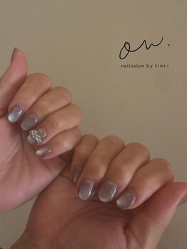 オンドットネイルサロンバイティントプラス(on. nailsalon by tint+)/マグネット+アート