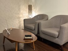 ハリサロンドオフ 西梅田店(hari salon de off)の雰囲気(カウンセリング時にお好みのアロマをお選びいただけます^ ^)