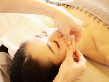 アコルデ(Acorde)/整膚で骨との癒着を引き剥がす