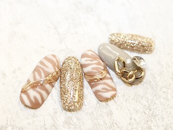 ドルチェネイル(Dolce.Nail)/ゼブラ×チェーンbijou
