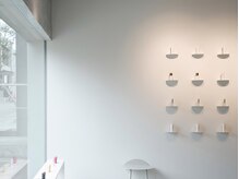 ウカコジェーピー ストア(ukacojp/store)の雰囲気(大通りの喧騒から切り離された隠れ家サロン。)