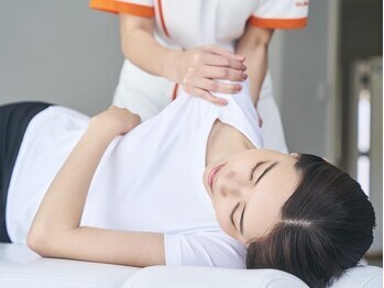 カラダファクトリー 越谷店の写真/＼肩が疲れやすい・慢性的な肩こりの方／首・肩・肩甲骨まわりへの集中アプローチができるコースあります♪