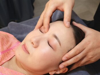 和楽　経絡伝統推拿【ワラクケイラクデントウスイナ】もみほぐし/経絡/足ツボ/ヘッドの写真/長堀橋駅スグ♪本場中国の伝統技法『推拿』で極上の快眠体験◎熟練のツボ刺激で辛い首・頭もスッキリ改善！