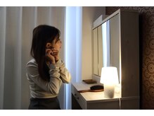 スイミンテラスの雰囲気（鏡とヘアブラシがあるからお手掛け前でも◎）