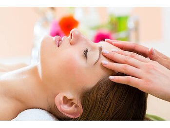 アロマボディケアサロン ナチュラル(Natural)の写真/★脳活★人気のヘッドスパ＆リンパ全身マッサージ 60分 ￥12,000 ⇒ ￥5,990 ヘッドスパで脳を癒す脳活♪