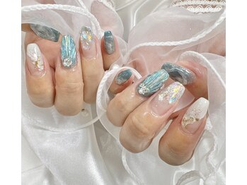 ネイルサロン ラグジェ(Nailsalon LUXE)の写真/長持ちする高技術が好評◎押し花×蝶々モチーフが春っぽさを演出♪【写真:定額ゴージャス¥9900】
