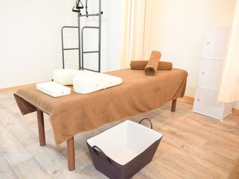 東林間整骨院/~店舗内観~施術ベッド