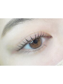 ナチュラル上品な目元にしたい