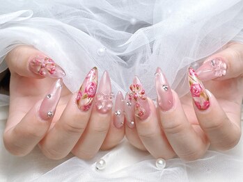 ラッキーネイル(lucky nail)の写真/JNEC1級保持者在籍◎ハイセンスなネイリストの高技術でワンランク上の指先に♪大人可愛いデザイン多数！