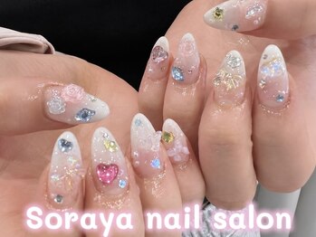 ソラヤ(Soraya)/ワンホンビジューネイルつけ放題