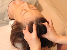 大人気のヘッドスパ&顔筋ほぐし♪不眠や目の疲れ心地よく解消☆