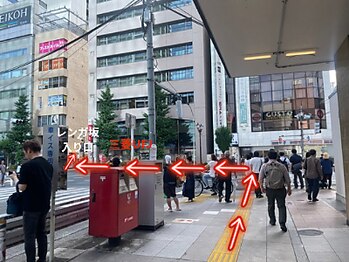 ジーンバイピエル 中野店(gene by PIEL)/改札口を出て右折し信号を渡り、