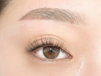 リリー(Lily)の写真/瞼の形やまつ毛のクセ・目の印象にそっと寄り添いながら、"あなたに似合う"デザインを丁寧にお作りします♪