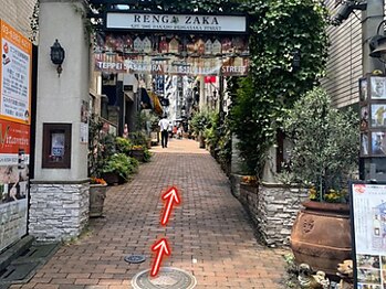 ジーンバイピエル 中野店(gene by PIEL)/#レンガ坂をまっすぐ進みます。