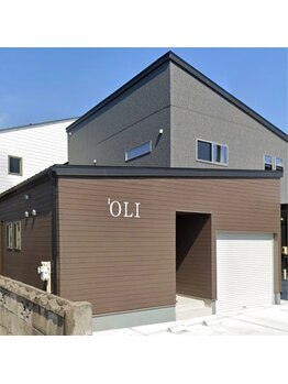 オリ('OLI)/外観