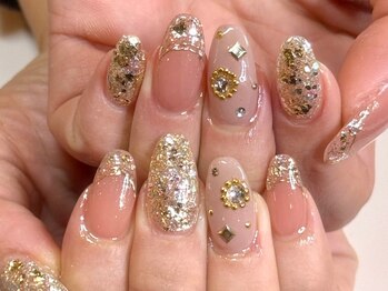 キラキラネイルの真骨頂　