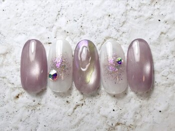 アヤ(AYA)/紫チークニュアンスネイル