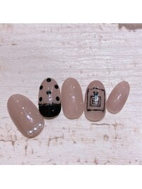 ガーリードットネイル