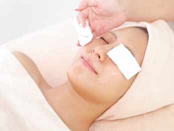 フェイシャルプロ 大阪京橋/目元スッキリ・クマ撤退ケア