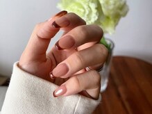 コイリーネイル アンド アイブロー(koily nail & eyebrow)