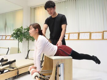 アールフィジオラボ 中の島店(R.Physio Lab)の写真/理学療法士監修の身体評価で原因特定！姿勢と筋肉の歪みを整え、辛い首肩こり・腰痛を根本改善♪
