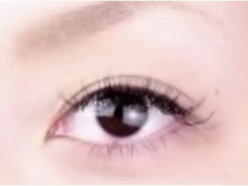 フォンテーヌブロー 鞍月店(Fontaine Brow)/エクステ 片目80本ほど＊正面