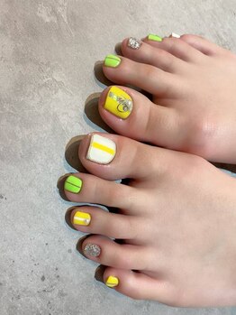 エム(em)/夏★フットネイル