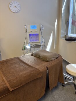 しろくまラボ 東光店/お顔専用の最新複合マシン完備