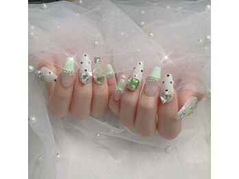 ブリー(Brille)/キラキラネイル