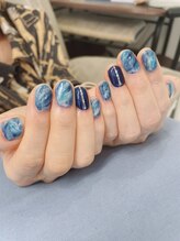 プラスエムネイル(+plus M nail)/夏らしいブルーニュアンスネイル