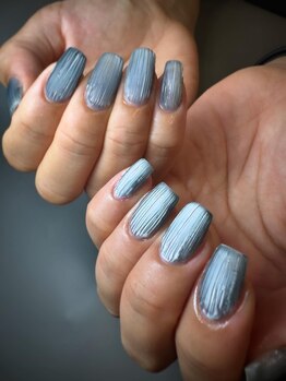 ジャミーラゾフル(Jamila-zohr)/涼しげバカラネイル