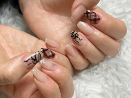 大人可愛いリボンネイル