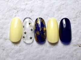 ネイビーイエローネイル