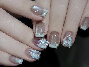 ビルドアップビューティー(Build Up Beauty)の写真/【カラー種類1500色以上◎】シンプルなネイルでも指先を美しく♪大人気マグネットネイルも対応しております