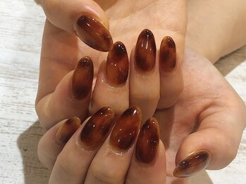 プラス セカンド(Plus 2nd)/べっ甲ネイル