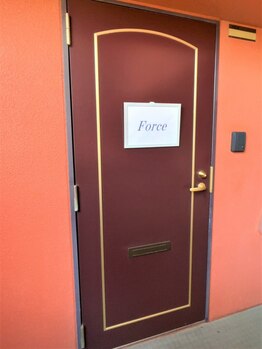 フォース(Force)/ドアについている看板が目印♪
