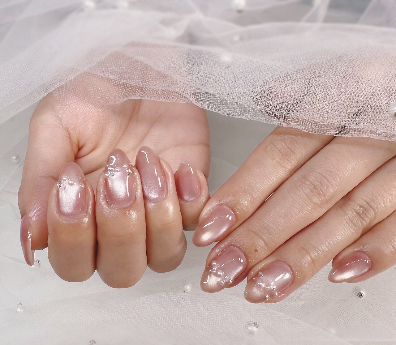 enoiぷるマグで可愛い上品nail：PG010950894｜エクラベル(E'clat belle