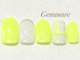 蛍光チェック大人ネイル