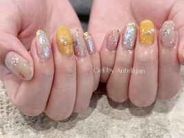 ちゅるんキラキラお花ネイル